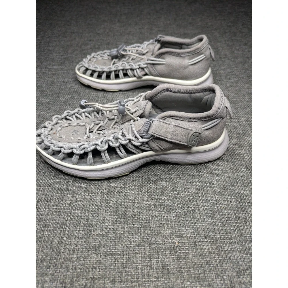 Keen Uneek 02 Boys Water Sandals Shoes Youth Size 13 Gray Bungee Sneakers